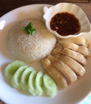 ข้าวมันไก่ในหม้อหุงข้าว